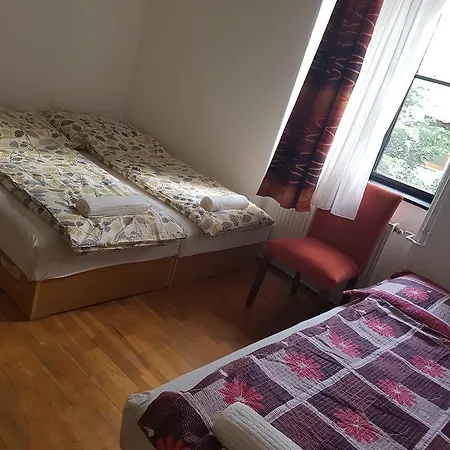 Ostello Frantic Monkey I Orjongo Majom